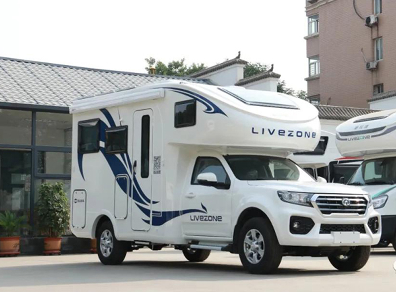 帶老人孩子出行，適合選這款房車