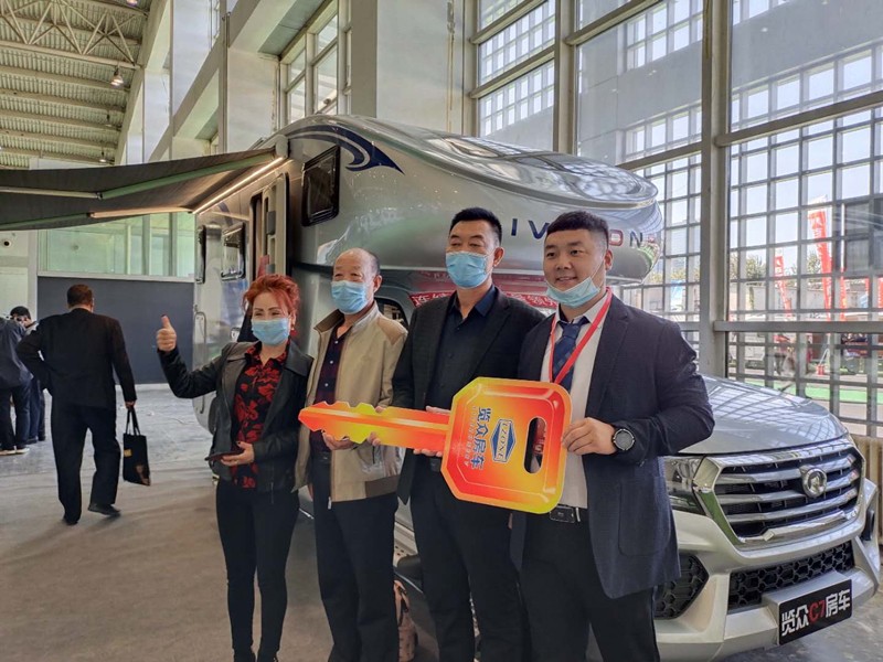 從這選房車的顧客怎么這么多？