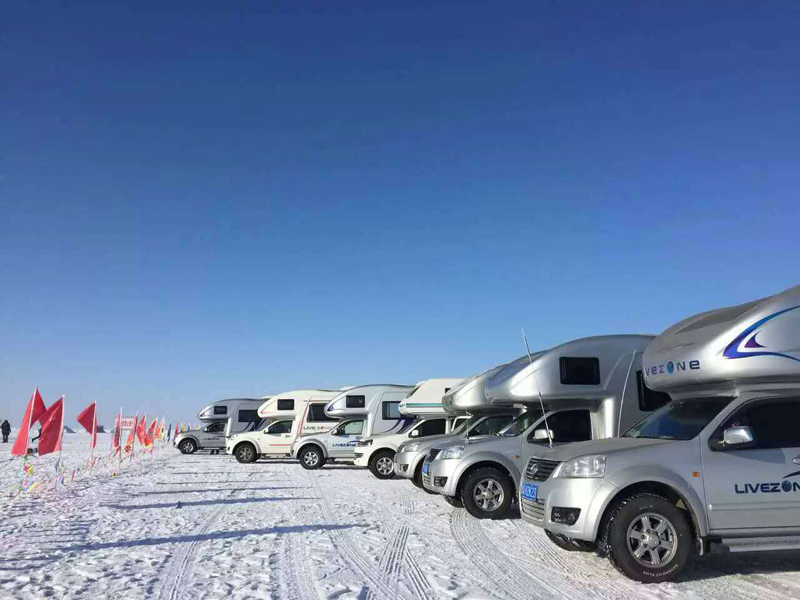 冬季玩雪，開(kāi)房車這個(gè)必須要有