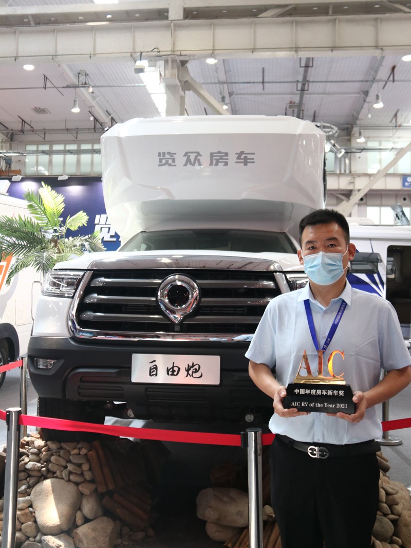 年度新車、自動檔、四驅(qū)，能選的房車