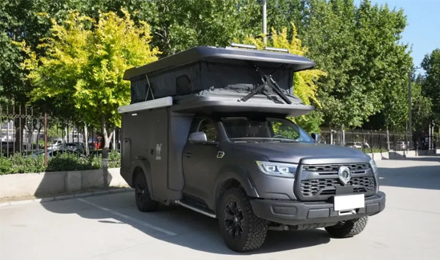 2.0T+四驅(qū)，高僅2.2米，能入地庫，這款硬核升頂房車你愛了嗎？